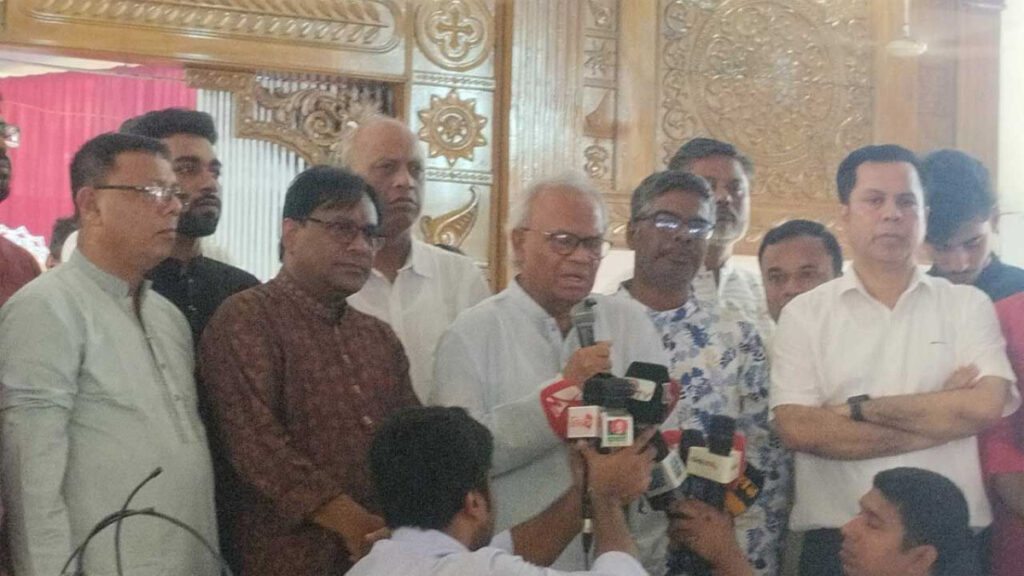 সব ধর্মের মানুষের বসবাসে বাংলাদেশ ফুলের বাগান : রিজভী